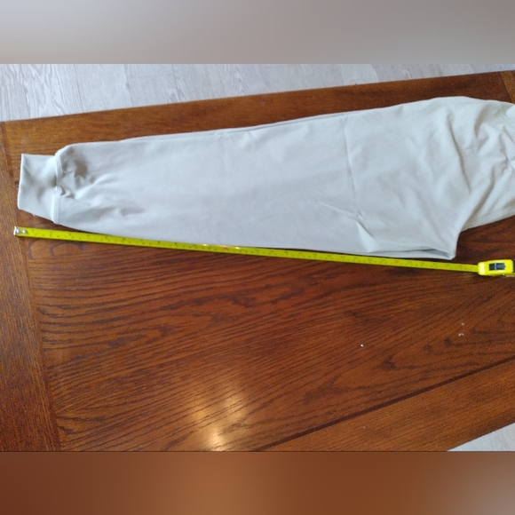 Lululemon pants - Picture 8 of 10